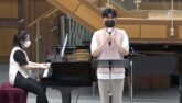 세상이 아닌 주를 보네